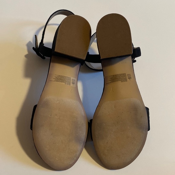 ✨BRAND NEW✨ OLD NAVY BLACK FAUX SUEDE SANDALS WITH SHORT HEEL - Picture 10 of 11